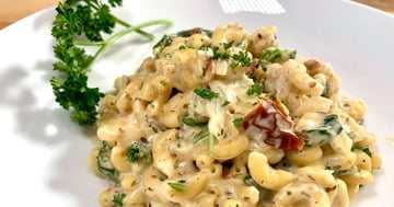 Macaroni au Fromage, Tomates Séchées et Épinards