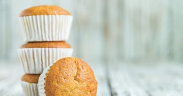 MUFFINS À LA CITROUILLE, AU SON D'AVOINE ET AUX ÉPICES
