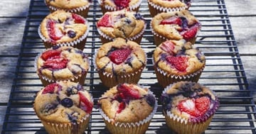 Muffins aux Petits Fruits et au Sirop D'érable