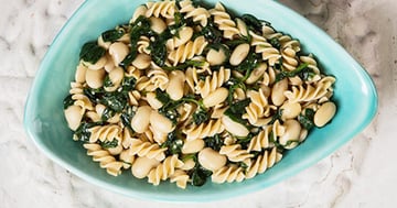 Pâtes de Fusilli aux Épinards et Haricots Blancs