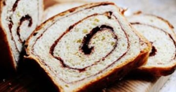 Pain aux Raisins et à la Cannelle à L'ancienne