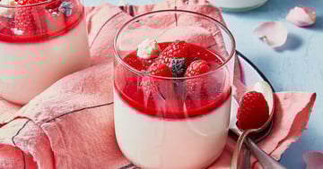 Panna Cotta à l’eau de Rose et Coulis de Framboise