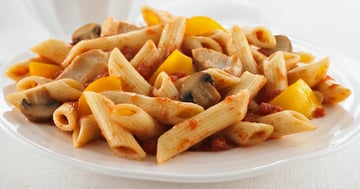 Penne Rigate au Poulet, aux Poivrons et aux Champignons
