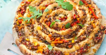 Pizza Escargot à la Saucisse et aux Herbes