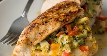 Poitrine de Poulet Farci aux Légumes et Fromage