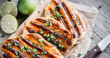 Poitrines de Poulet Grillées à la Sauce Sucré et Piquante