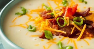 Potage à la Pommes de Terre Bacon Fromage et Crème Sure