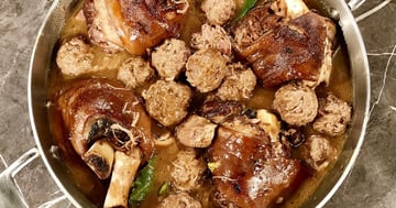 RAGOÛT DE BOULETTES ET DE PATTES DE PORC