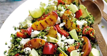 Salade D’été Feta Pêche et Avocat