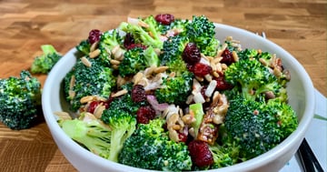 Salade de Brocoli, Canneberges et Bacon