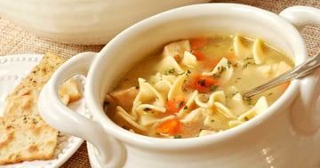 Soupe Poulet et Nouilles Réconfortante