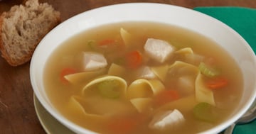 SOUPER SIMPLE À LA SOUPE POULET ET NOUILLES