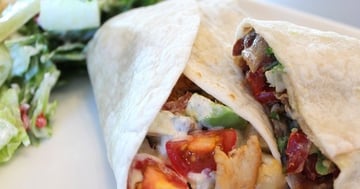 Tortillas au Poulet BBQ et Crème Sure à L’avocat