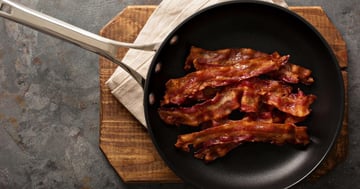 Voici une Méthode Surprenante, mais Infallible, pour Préparer Facilement du Bacon Superbement Croustillant!
