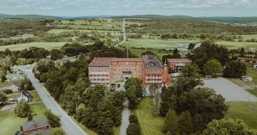 Concours Gagne 250 $ en certificat-cadeau au Manoir Route 66 à Saint-Victor pour ton prochain trip!