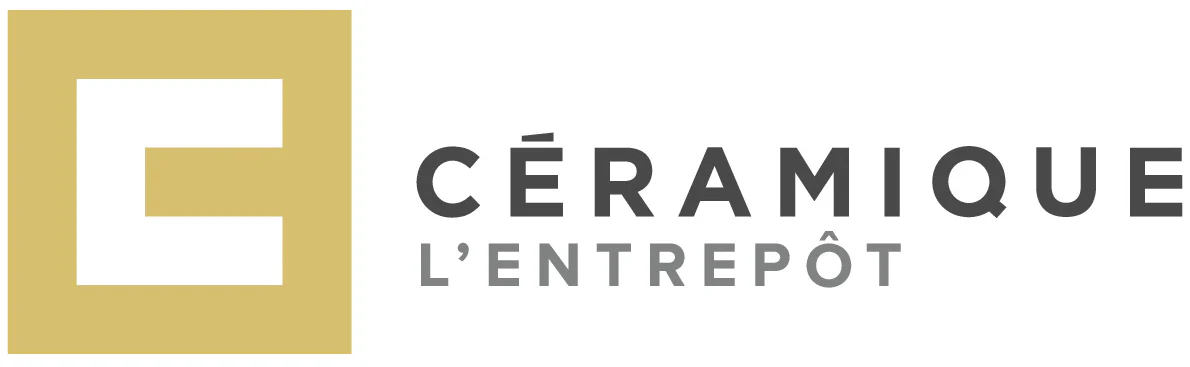Logo de Céramique L’Entrepôt avec un C stylisé doré et le nom de l’entreprise en lettres majuscules noires