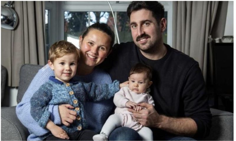 Cette Femme a Donné Naissance à des Jumeaux: l'un des Bébés a deux ans de Plus que l’autre