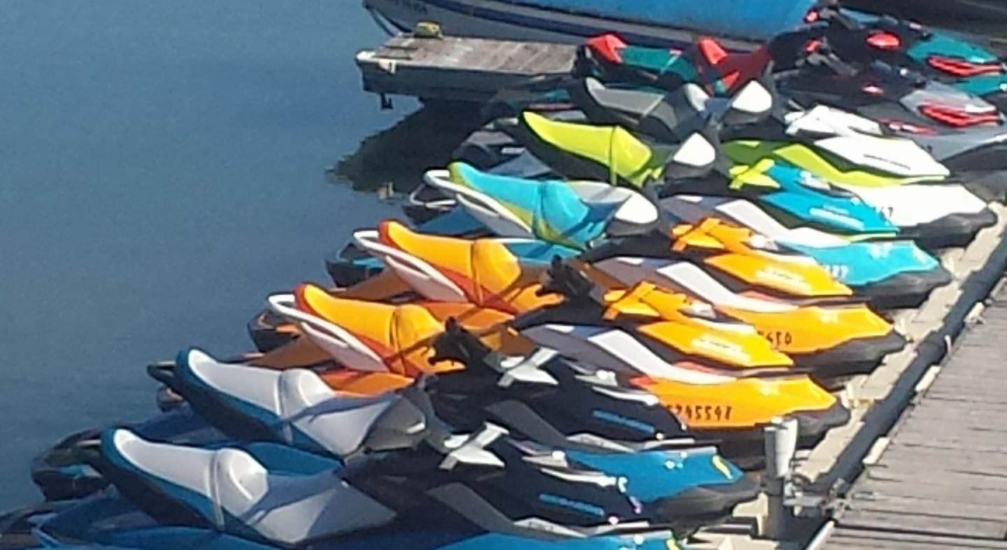 Moto Marine Chambly Location D'équipements Nautiques Circulaire en