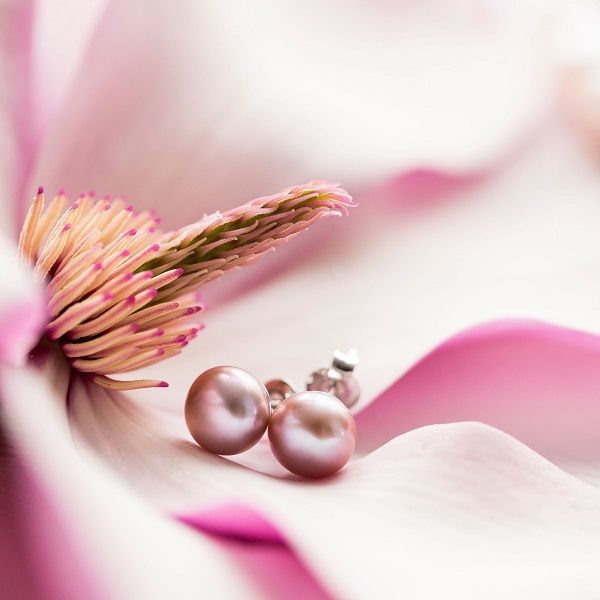 Concours Gagnez cette magnifique paire de boucles d'oreilles de perles d'eau douce rose!