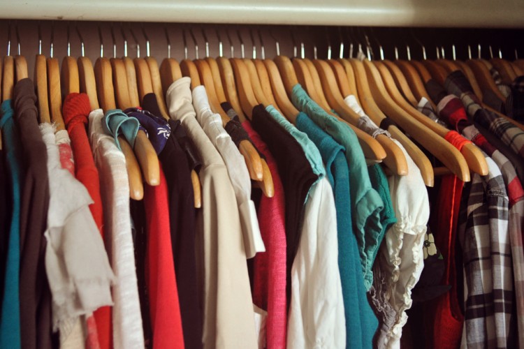 3 Façons Futées de Faire le Ménage dans vos Vêtements