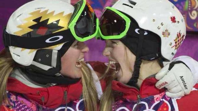 Justine et Chloé Dufour-Lapointe médaillées d’or et d’argent aux bosses à Sotchi