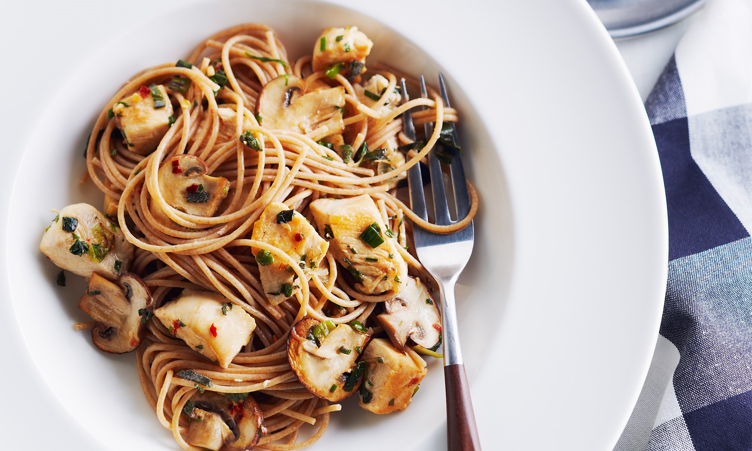 Recette Spaghetti au Poulet aux Herbes et aux Champignons Circulaire