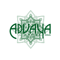 Logo Advaya Yoga