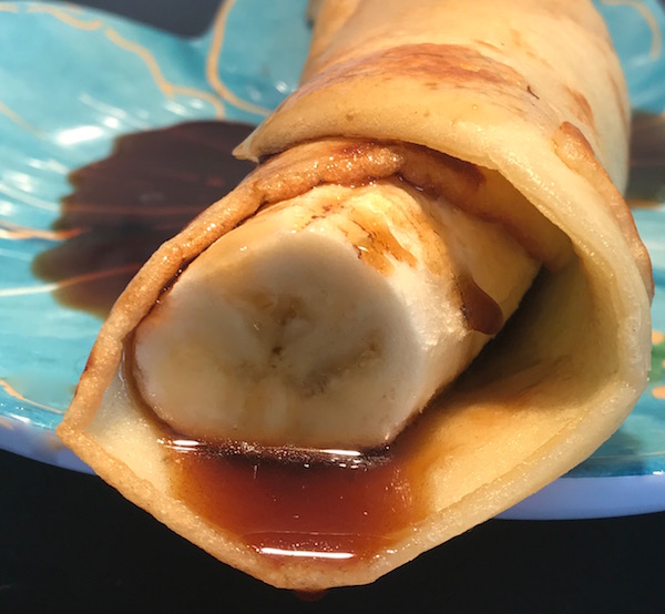 Banane Enrobée d'une Crêpe et Sirop D'érable 1