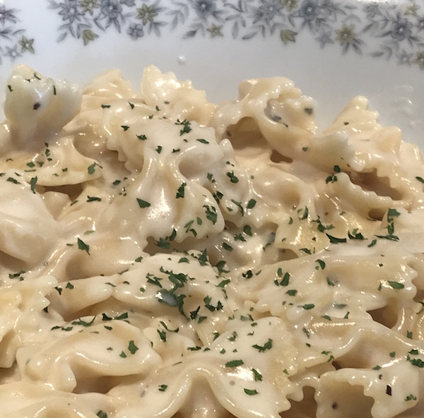 Boucles à la Sauce Alfredo 4