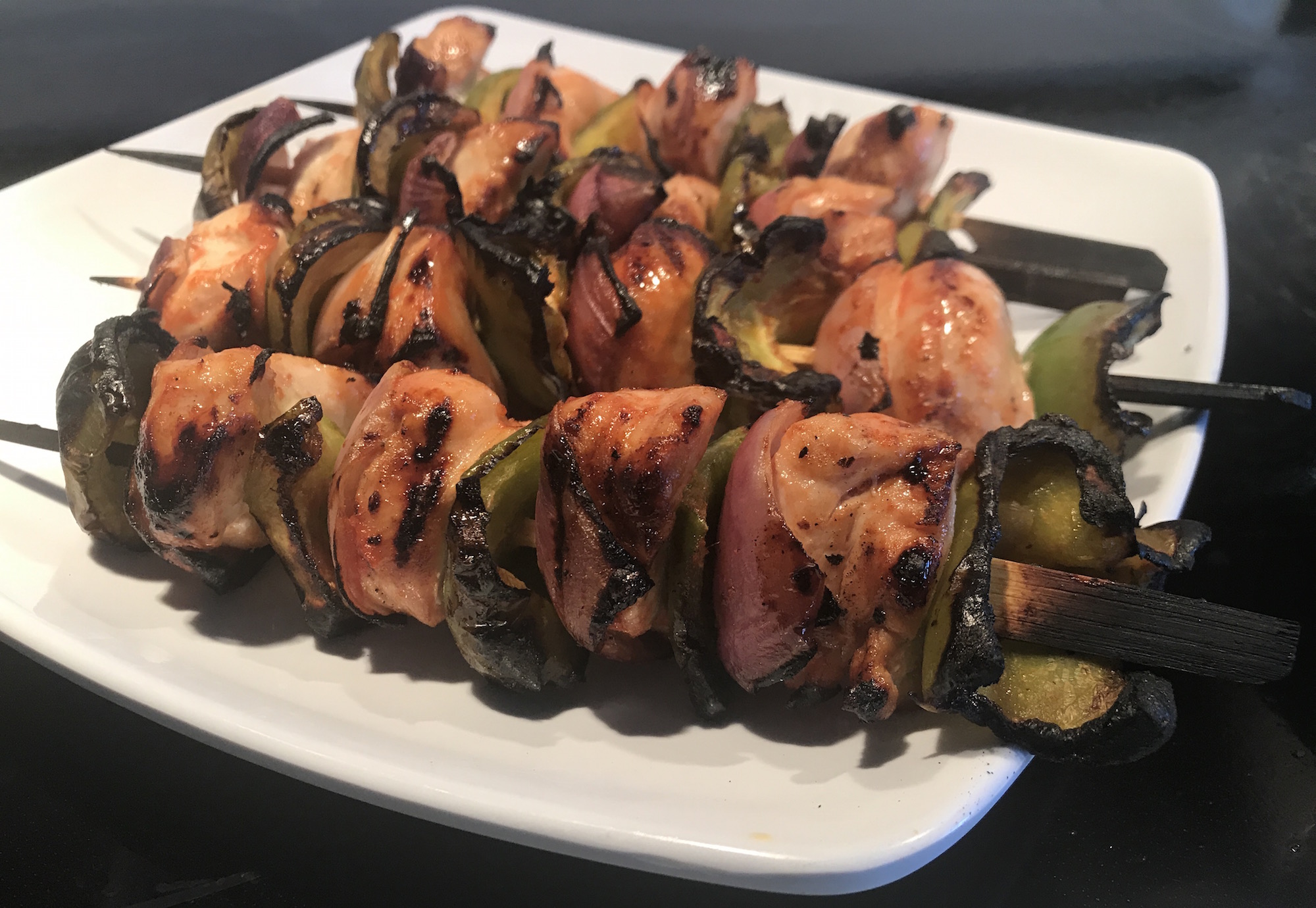 Brochettes de poulet au barbecue : recette facile et rapide Un