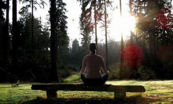 Comment la Méditation peut Réduire votre Anxiété