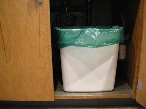 comment-reutiliser-sacs-plastique-poubelle