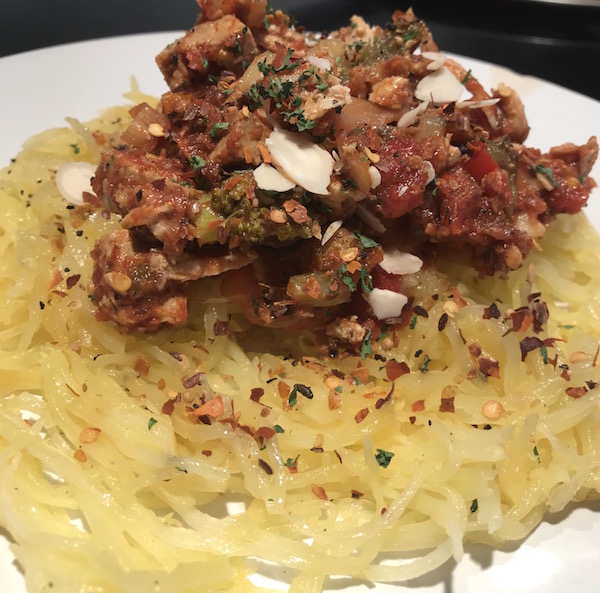 Courge Spaghetti Effilochés et Sauce Végétarienne