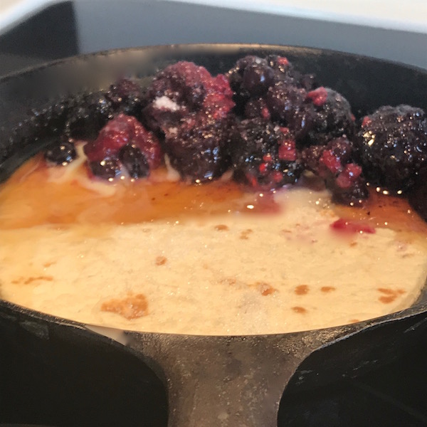 Crêpes aux Fruits Crème et Sirop D'érable 1