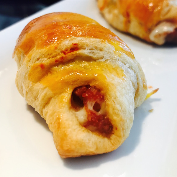 Croissants Saucisses Piquantes Style Pizza 1