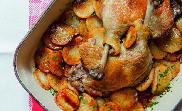 CUISSE DE CANARD CONFITE, ET POMMES SARLADAISES