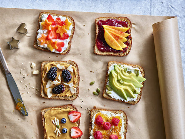 Déjeuner Sain, Toast Garni et Riche en Protéine  1