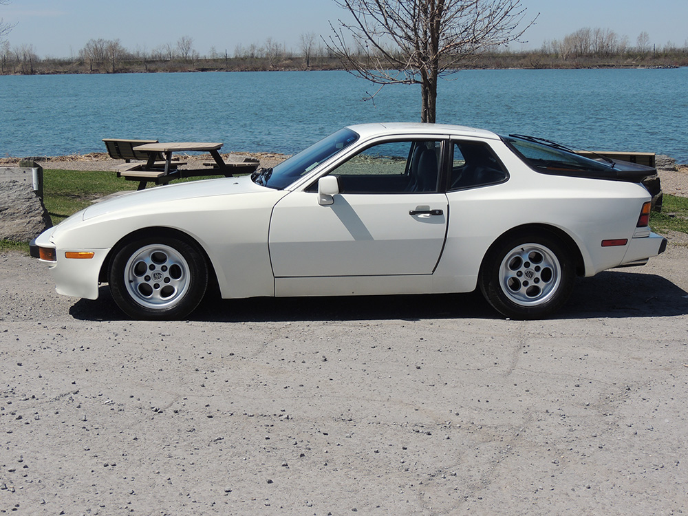 Porsche 944 Blanche 1986