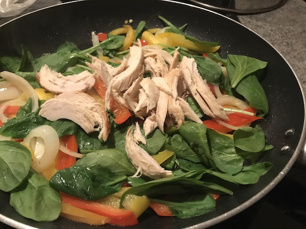 Fajitas Poulet Légumes dans sauce BBQ et Shiracha 3