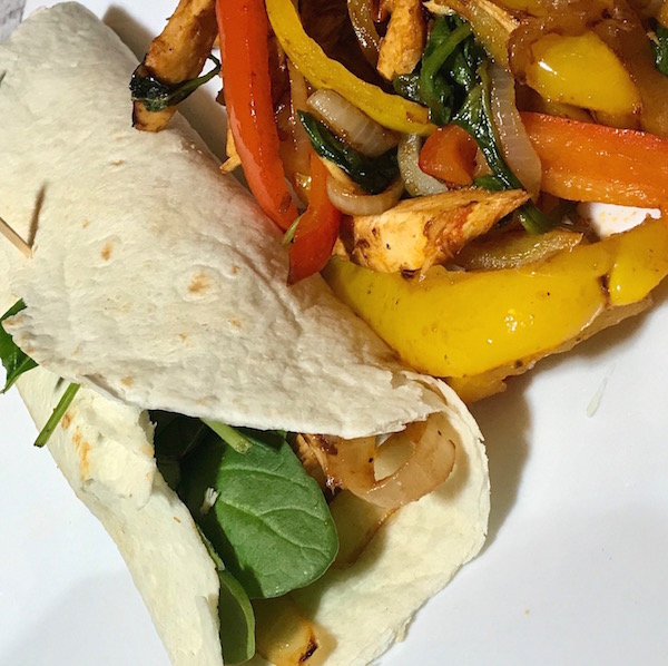 Fajitas Poulet Légumes dans sauce BBQ et Shiracha 7