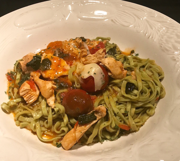 Fettucini au Épinards, Poulet et Tomates 3