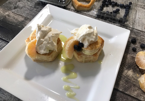 Feuilleté Citron-Lime Fruits et Crème Fouettée 1