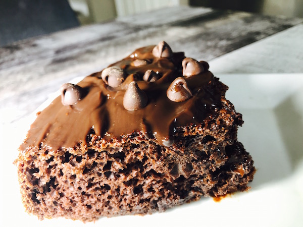 Gâteau au Chocolat avec Coulis et Brisures de Chocolat 6