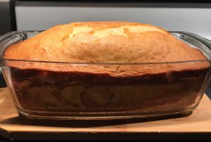 Gâteau aux Dattes et Glaçage Vanille