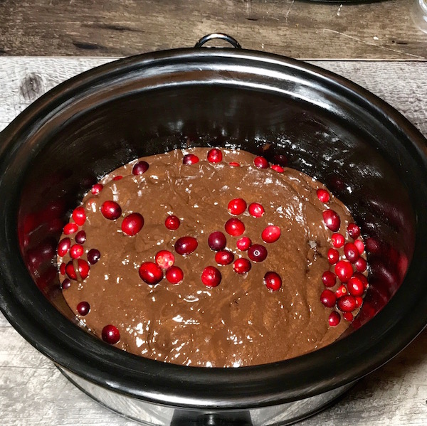 Gâteau Double Chocolat et Canneberges à la Mijoteuse