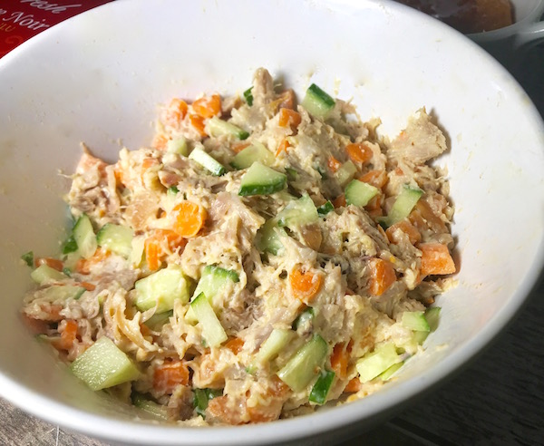 Laitue Farcie de Salade de Poulet et Sauce au Pêches