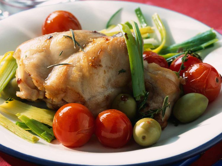 Lapin Sauté aux Olives Vertes