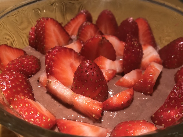 Mousse au Chocolat et Fraises 3