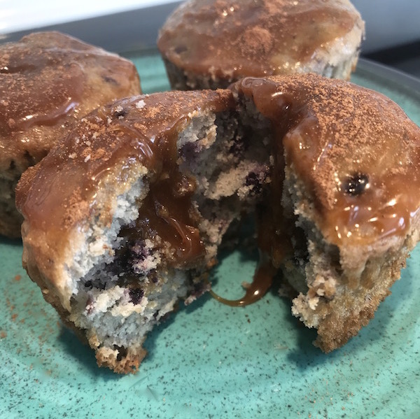 Muffins Pommes, Bleuets et Caramel 4