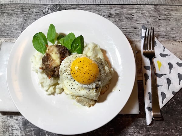 Oeuf Miroir sur Boeuf au Fromage et Pomme de Terre 1